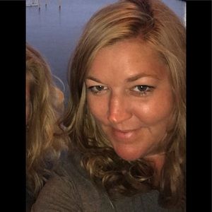 Meet your Posher, Teya